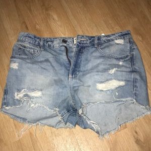 LIGHT WASH GARAGE DENIM SHORTS